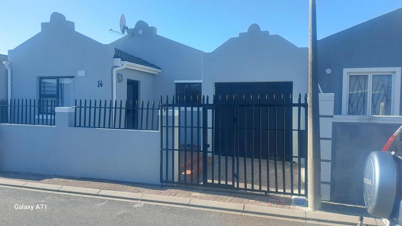 To Let 2 Bedroom Property for Rent in Zeekoevlei Western Cape